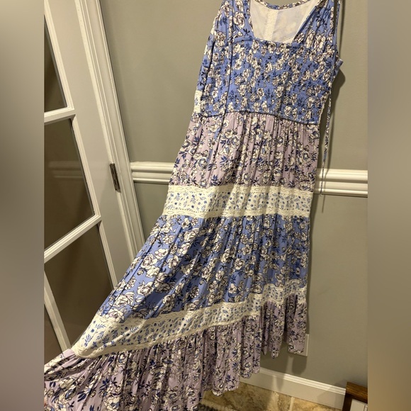 Women's Long Dress - Brand is Jessica Simpson Size Medium NWOT - Picture 4 of 9